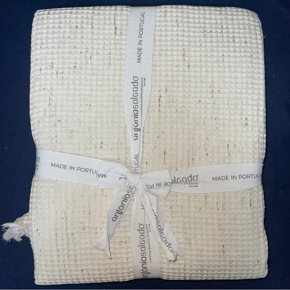 Antonio Salgado Queen 90x 90”Oatmeal Blanket BCI Cotton Matellasse Made Portugal - Picture 3 of 5